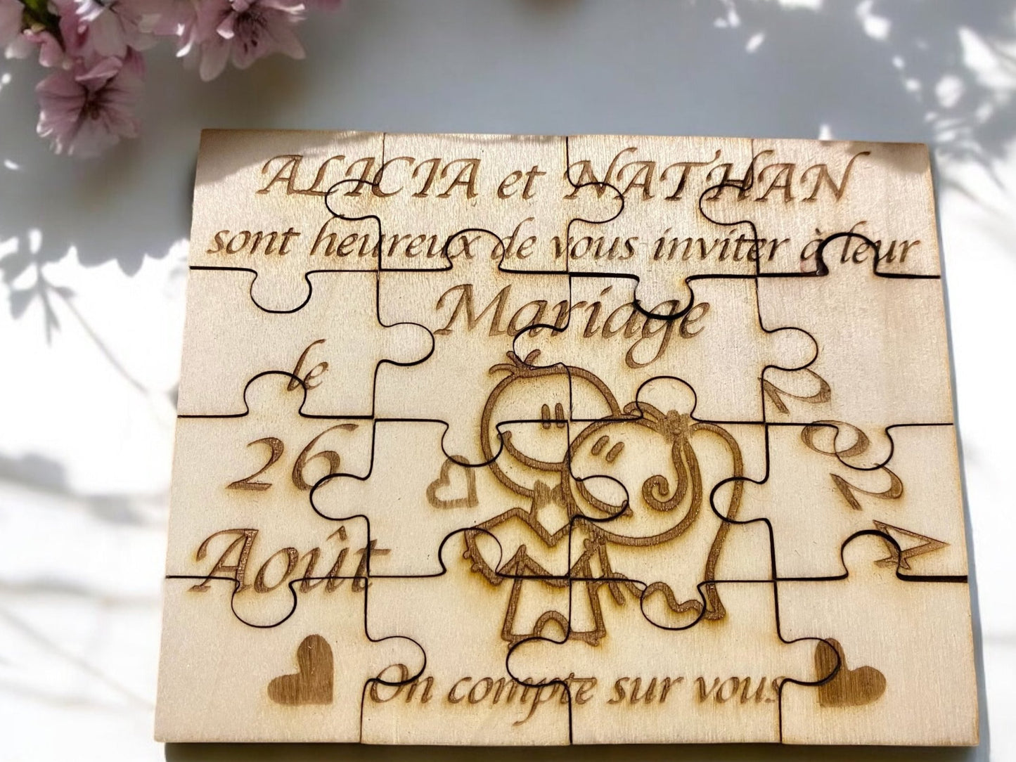 Lot de Faire-parts Puzzle « dessin Mariés » personnalisables par le texte : date et prénoms